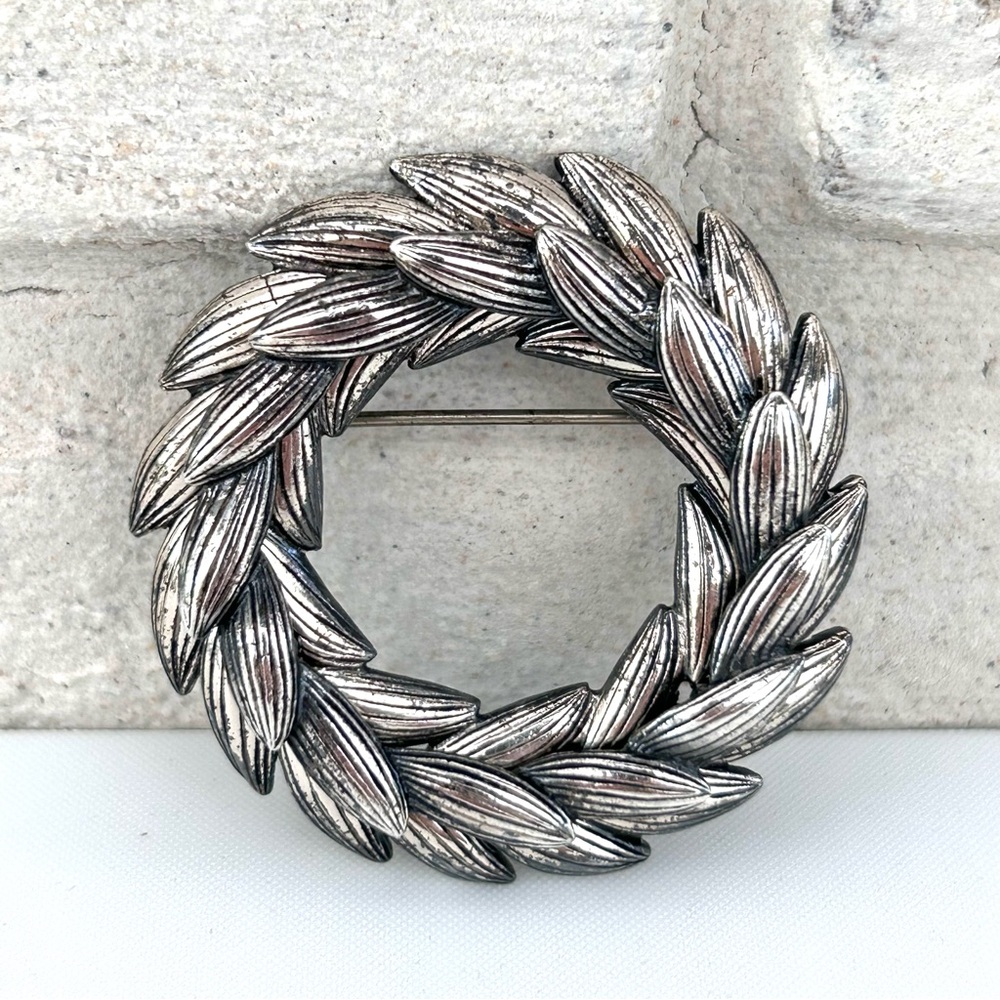 Vintage NAPIER Sterling Silver Laurel Leaf Wreath Brooch  Vintage Pin